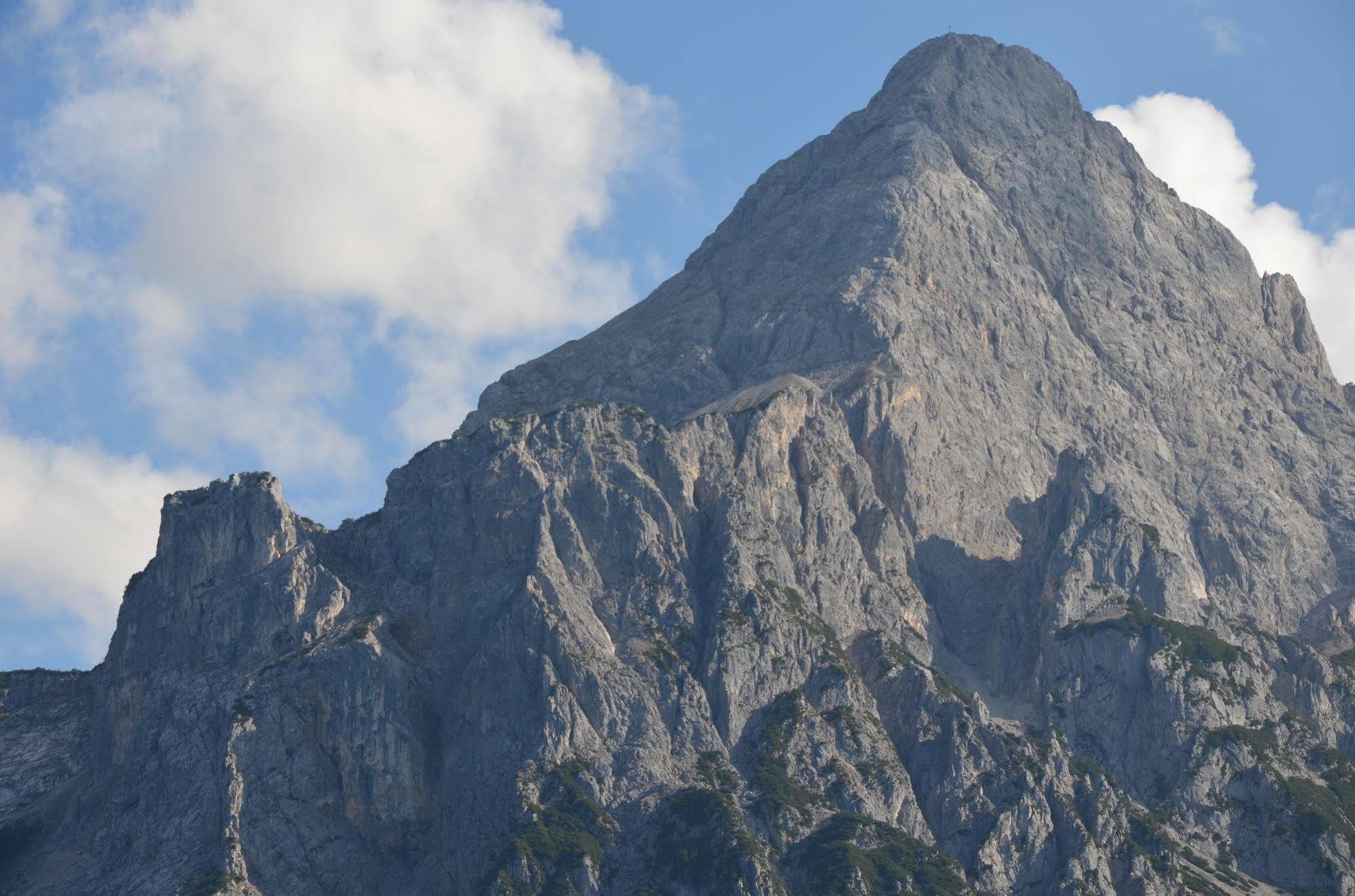 Sporthotel Zugspitze Лермос Екстериор снимка